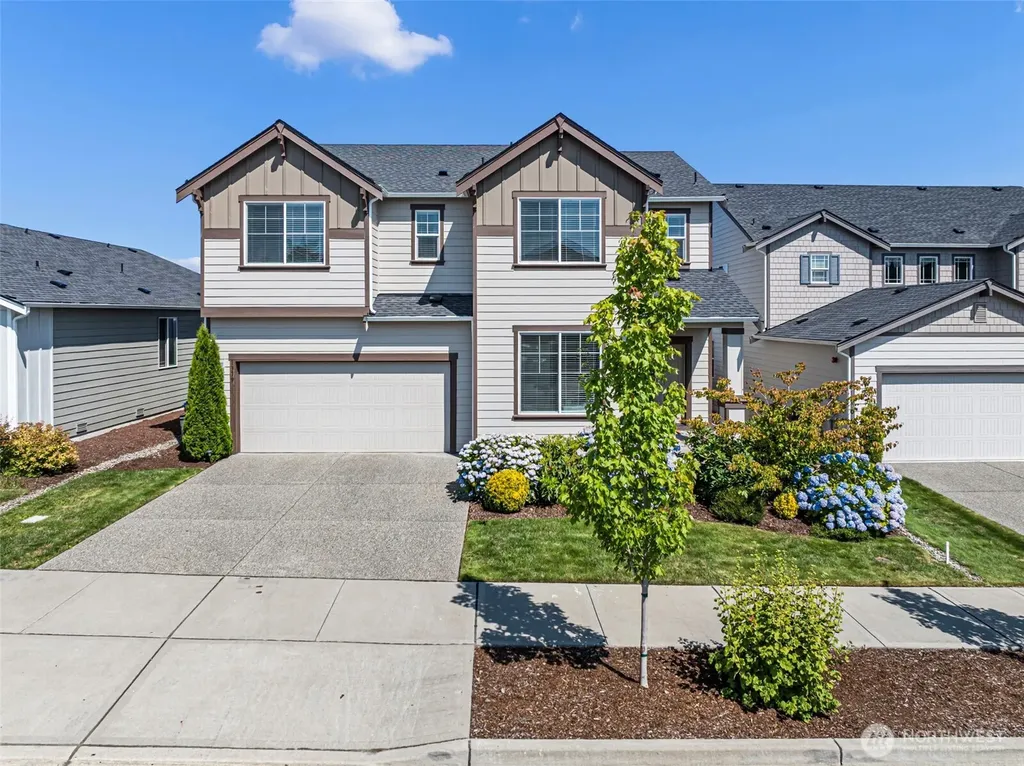 1379 Baker Heights Loop Bremerton WA 98312