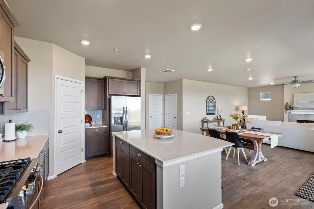 1379 Baker Heights Loop Bremerton WA 98312