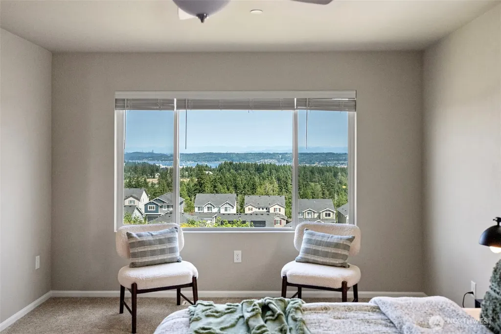 1379 Baker Heights Loop Bremerton WA 98312