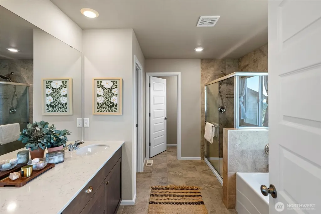 1379 Baker Heights Loop Bremerton WA 98312