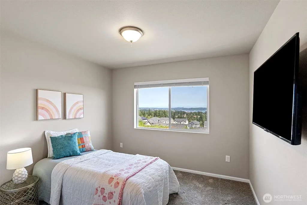 1379 Baker Heights Loop Bremerton WA 98312