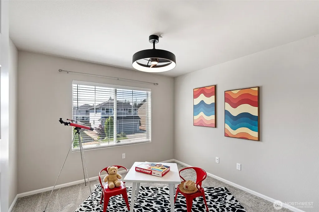 1379 Baker Heights Loop Bremerton WA 98312
