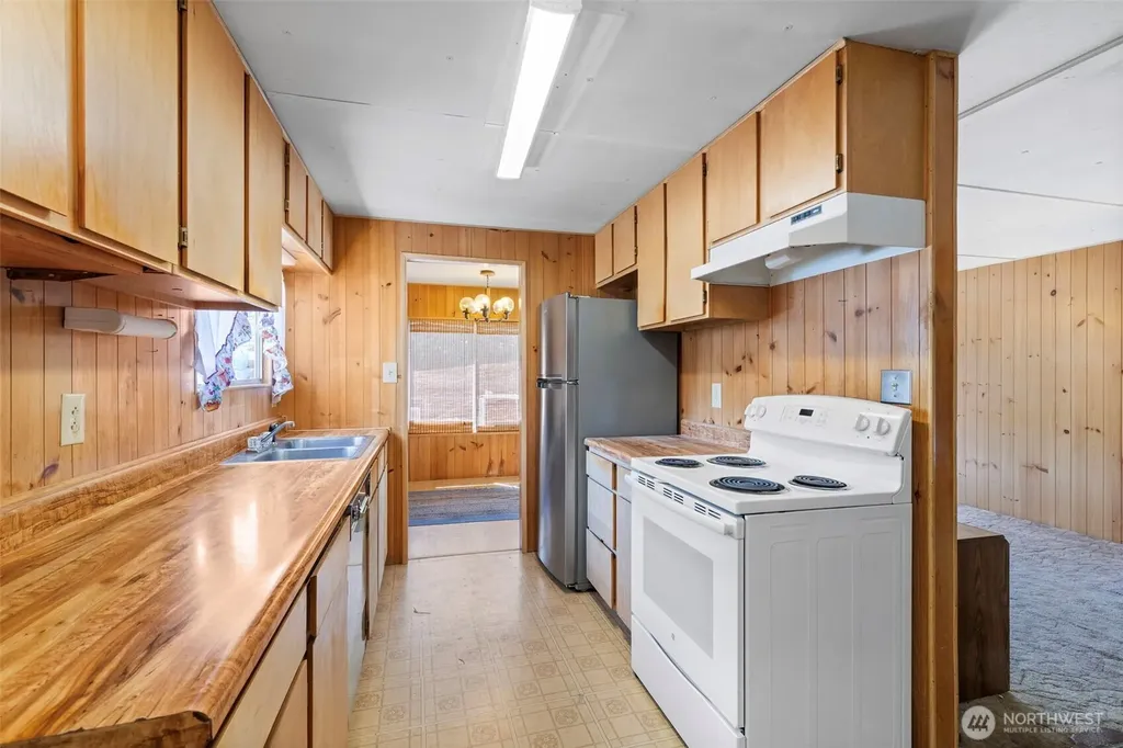 21408 Big Valley Road NE Poulsbo WA 98370