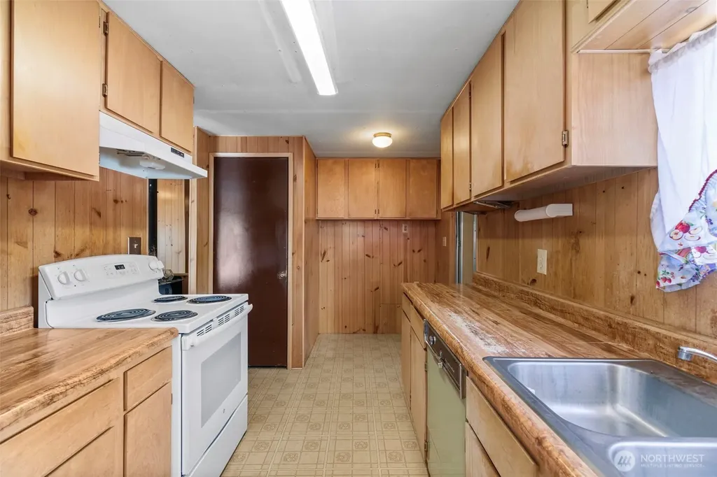 21408 Big Valley Road NE Poulsbo WA 98370
