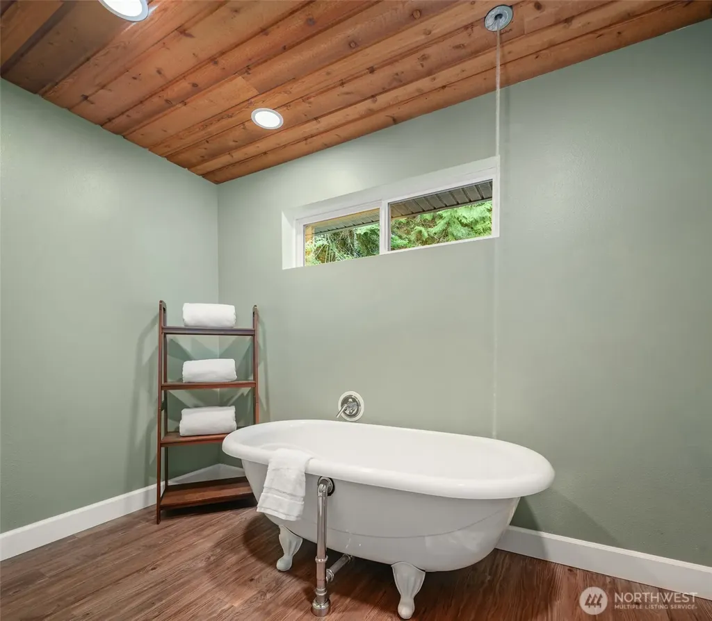 10127 Manley Road NW Seabeck WA 98380