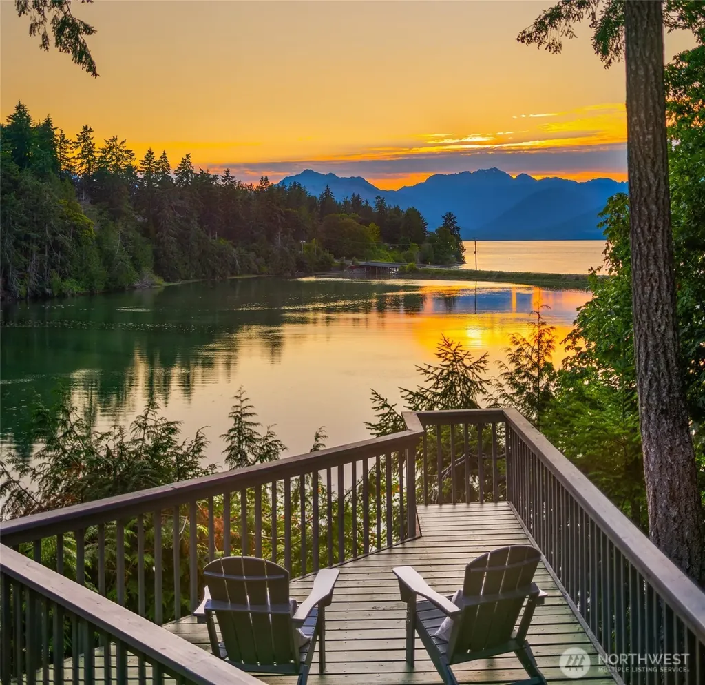 10127 Manley Road NW Seabeck WA 98380