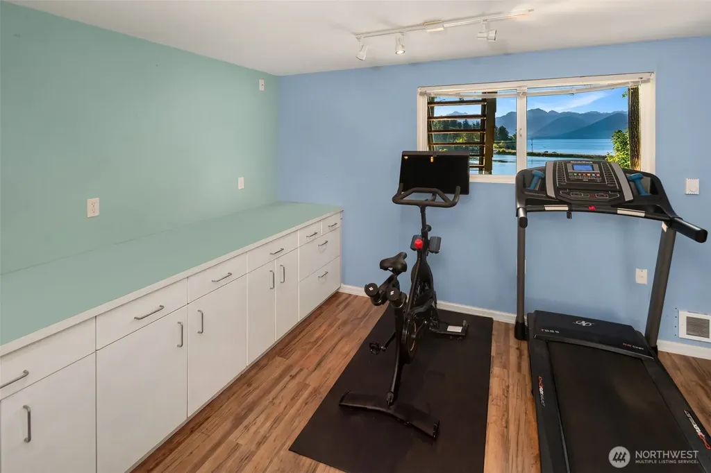 10127 Manley Road NW Seabeck WA 98380