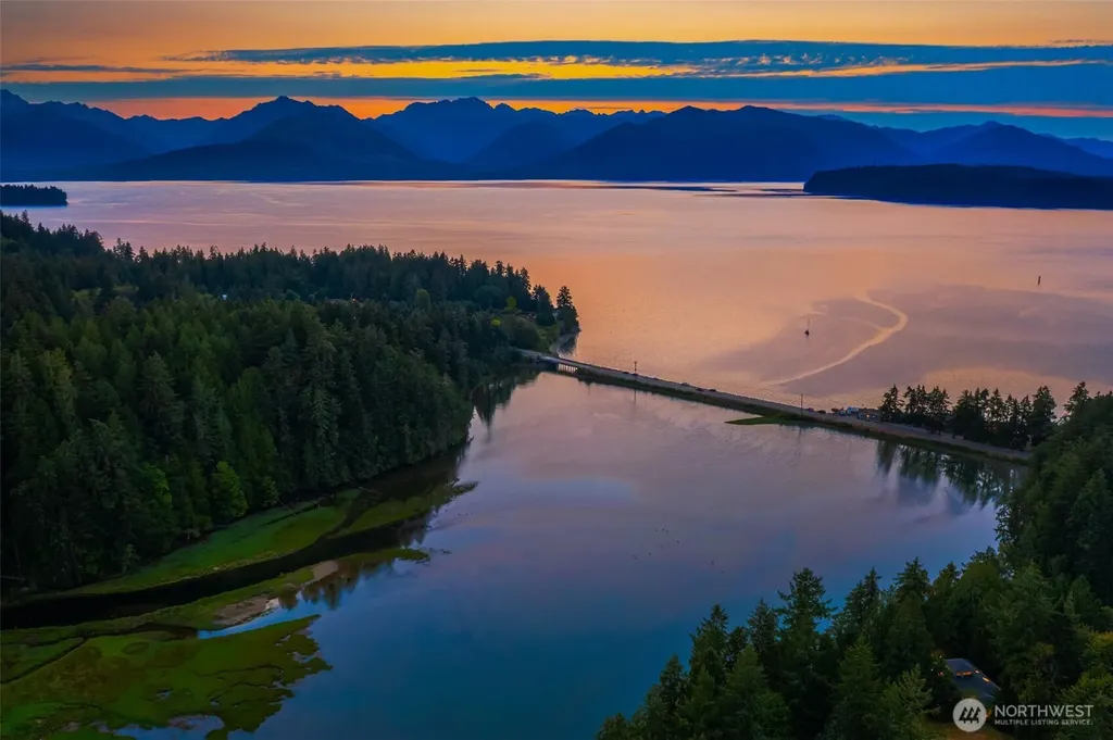 10127 Manley Road NW Seabeck WA 98380