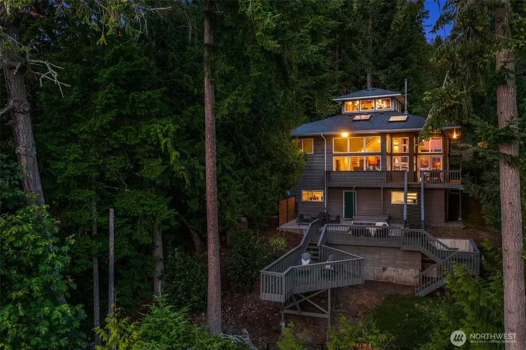 10127 Manley Road NW Seabeck WA 98380