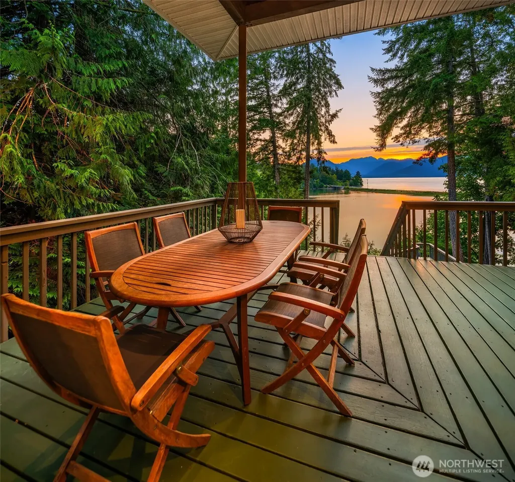 10127 Manley Road NW Seabeck WA 98380