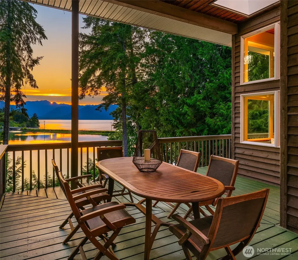10127 Manley Road NW Seabeck WA 98380