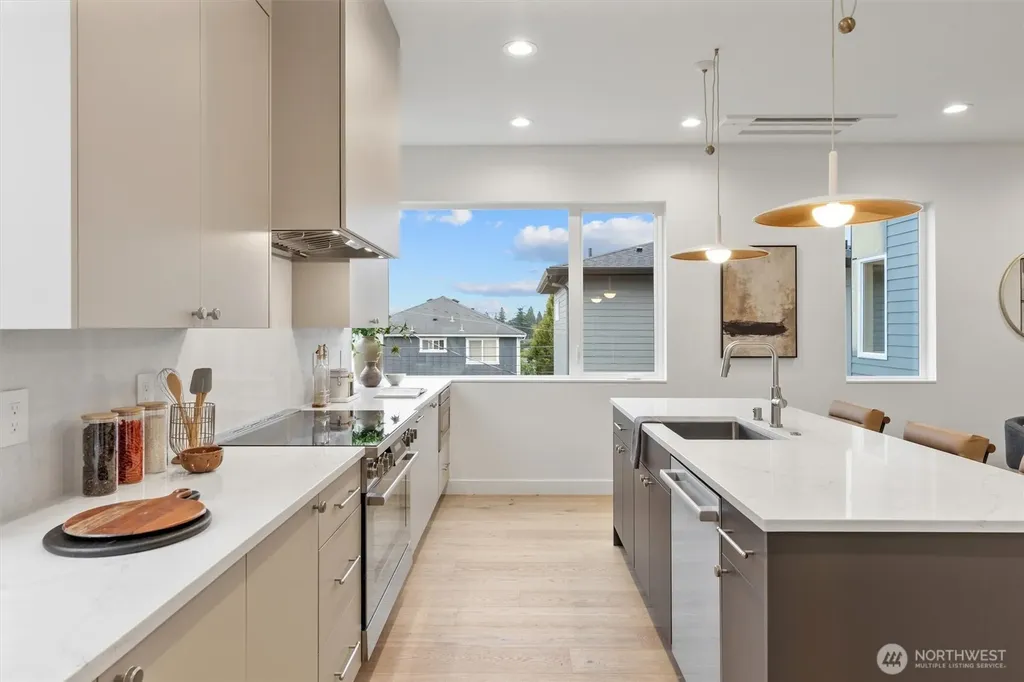 4049 44th Avenue SW Seattle WA 98116
