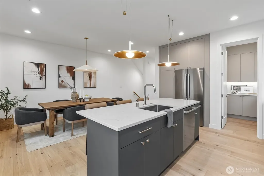 4049 44th Avenue SW Seattle WA 98116