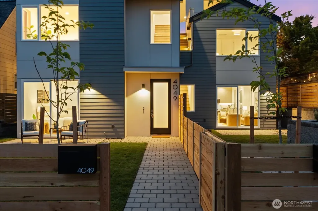 4049 44th Avenue SW Seattle WA 98116