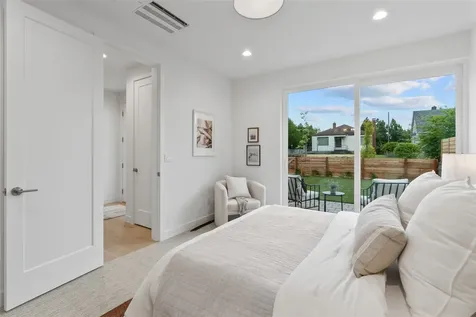 4049 44th Avenue SW Seattle WA 98116