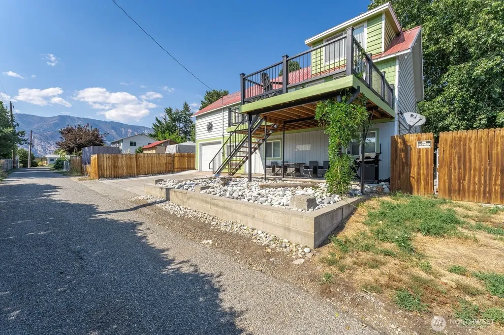 703 Boetzkes Avenue Manson WA 98831