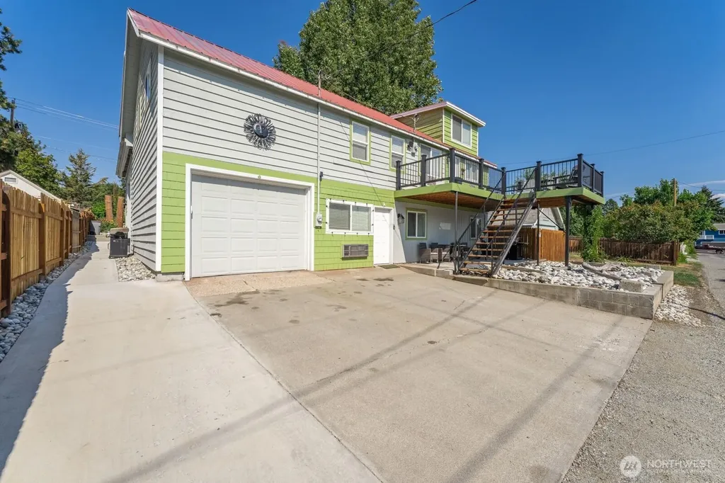 703 Boetzkes Avenue Manson WA 98831