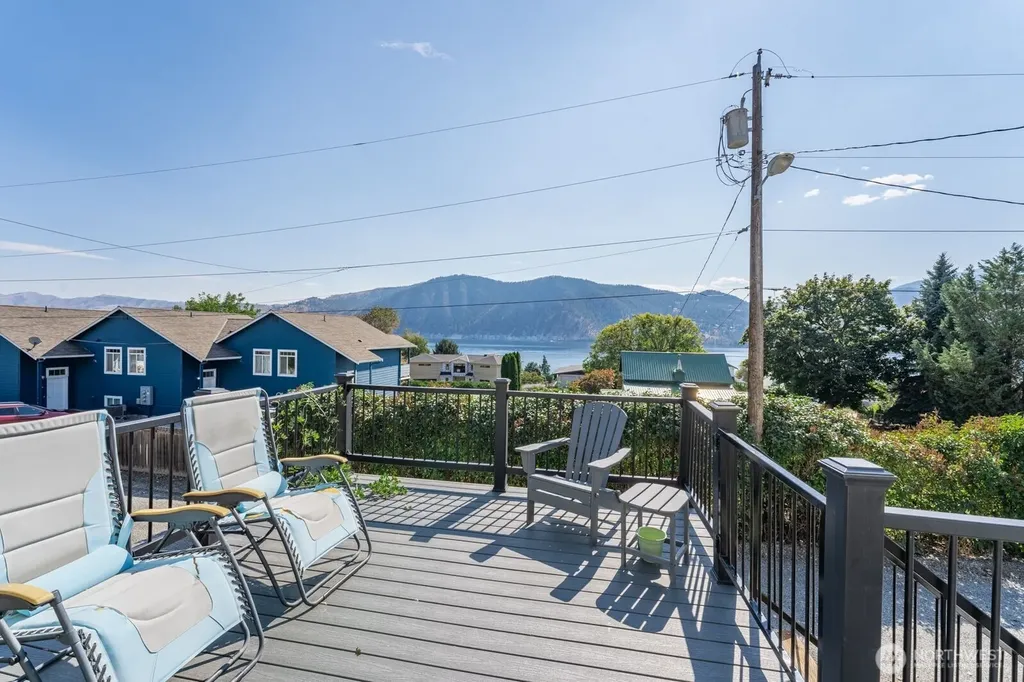 703 Boetzkes Avenue Manson WA 98831