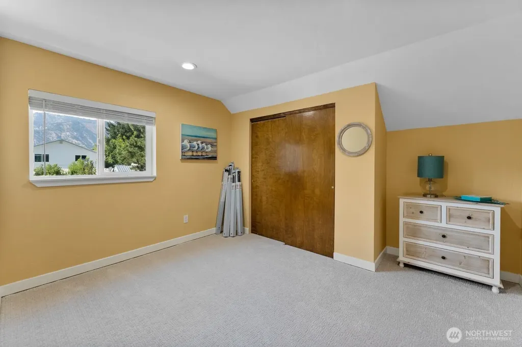 703 Boetzkes Avenue Manson WA 98831