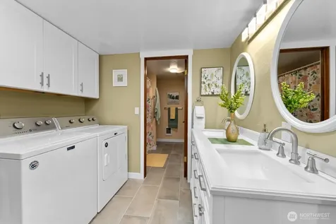 703 Boetzkes Avenue Manson WA 98831