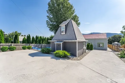 703 Boetzkes Avenue Manson WA 98831