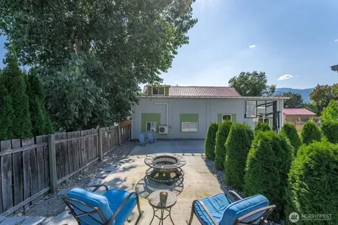 703 Boetzkes Avenue Manson WA 98831