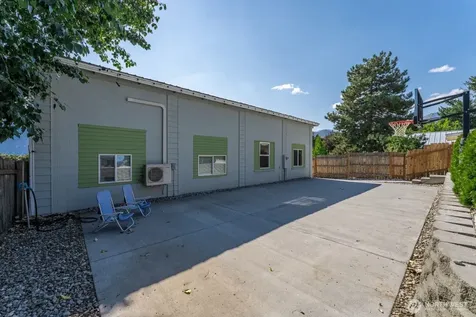 703 Boetzkes Avenue Manson WA 98831