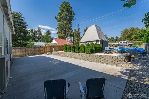 703 Boetzkes Avenue Manson WA 98831