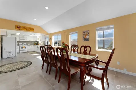 703 Boetzkes Avenue Manson WA 98831