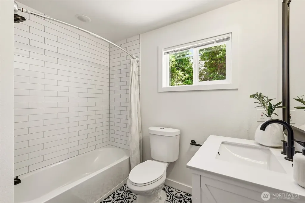 12042 14th Avenue NE Seattle WA 98125
