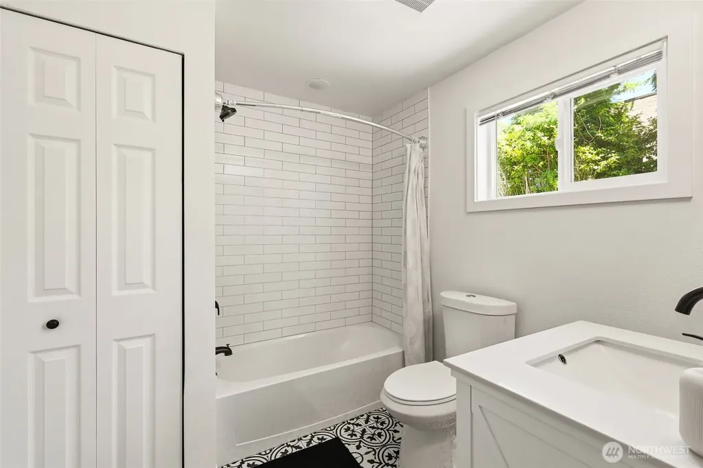 12042 14th Avenue NE Seattle WA 98125
