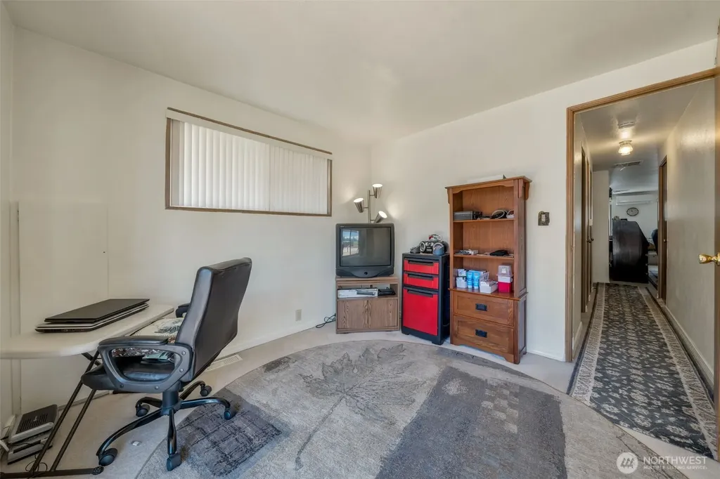 2302 R Street SE Auburn WA 98002