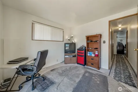 2302 R Street SE Auburn WA 98002