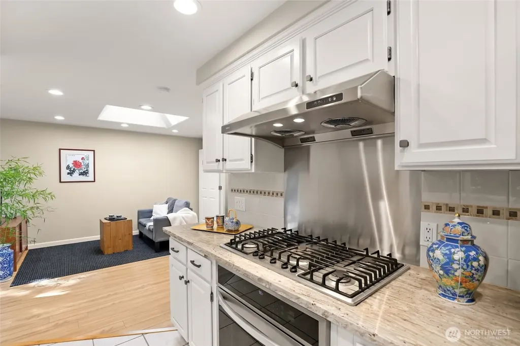 936 165th Avenue SE Bellevue WA 98008