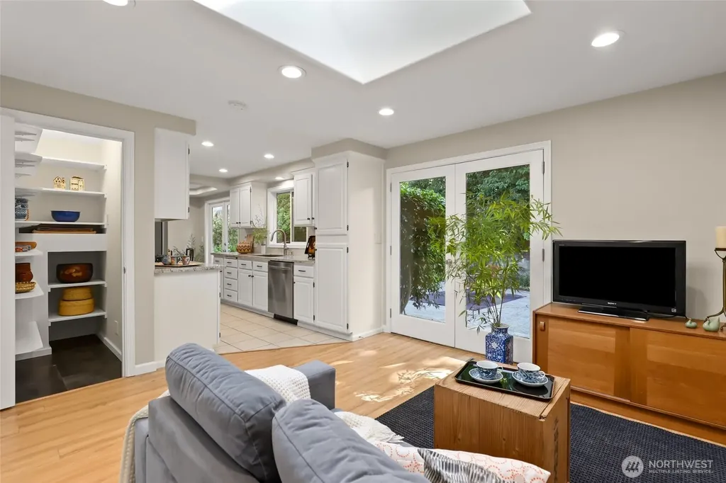 936 165th Avenue SE Bellevue WA 98008