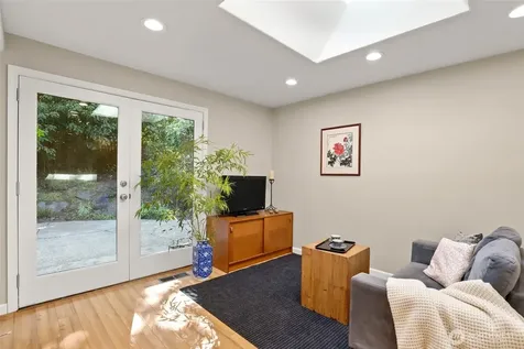 936 165th Avenue SE Bellevue WA 98008