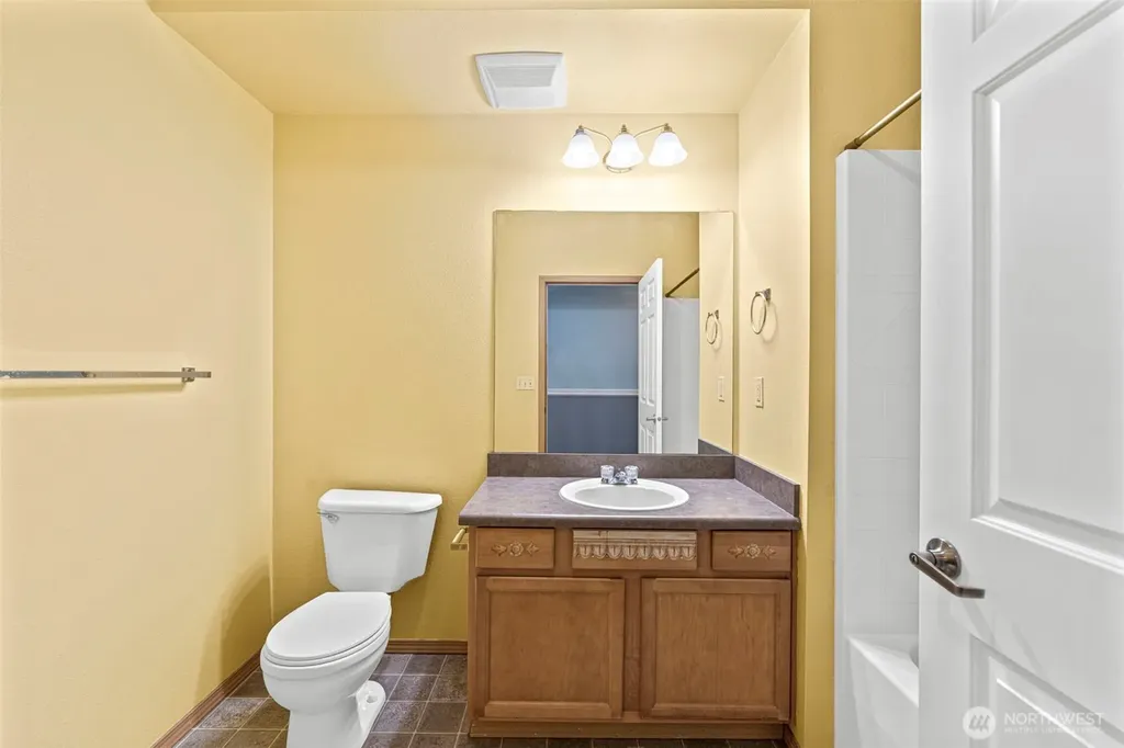10015 186th Place E Puyallup WA 98375