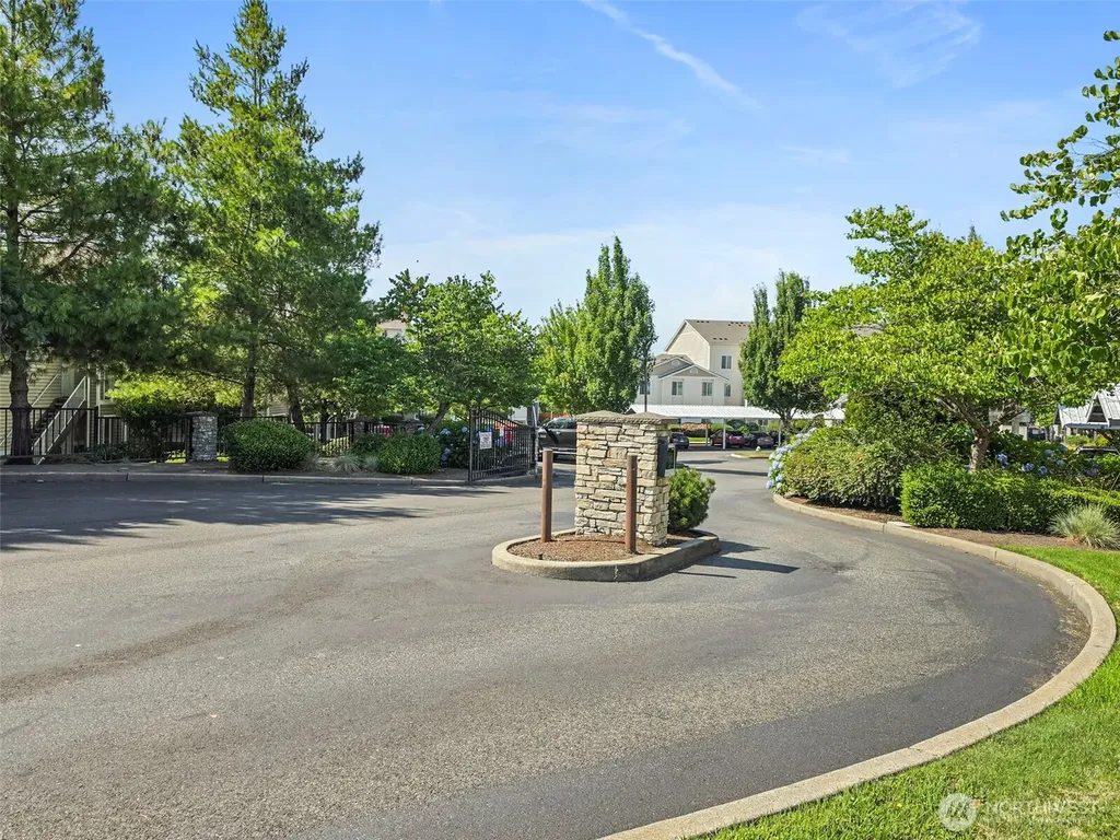 10015 186th Place E Puyallup WA 98375