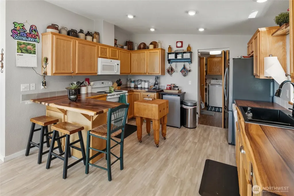 4200 Upper Peoh Point Road Cle Elum WA 98922