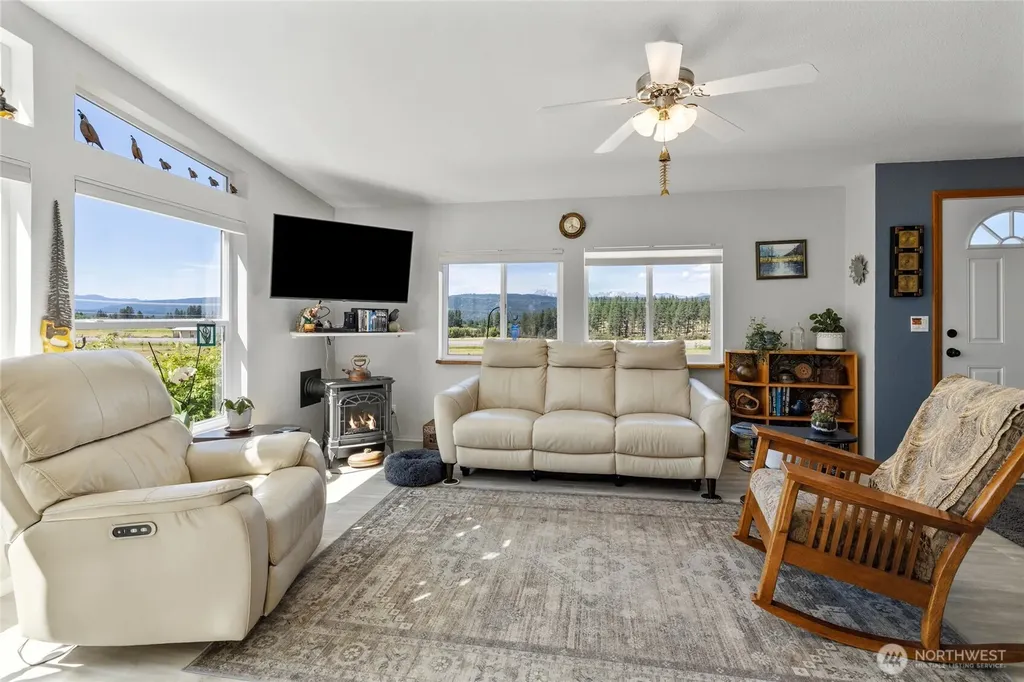 4200 Upper Peoh Point Road Cle Elum WA 98922