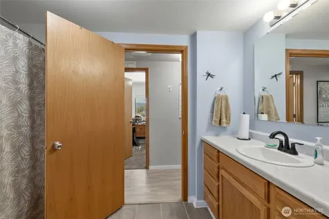 4200 Upper Peoh Point Road Cle Elum WA 98922