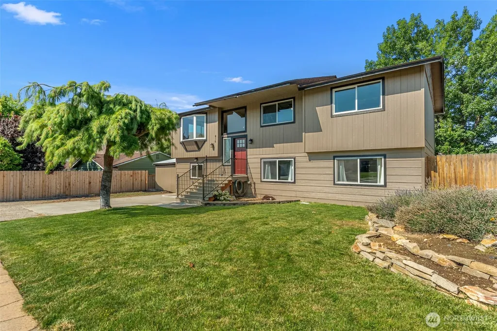 416 S Jarvis Avenue East Wenatchee WA 98802