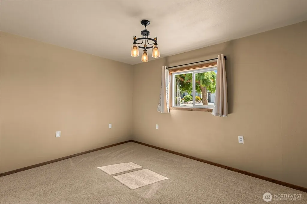 416 S Jarvis Avenue East Wenatchee WA 98802