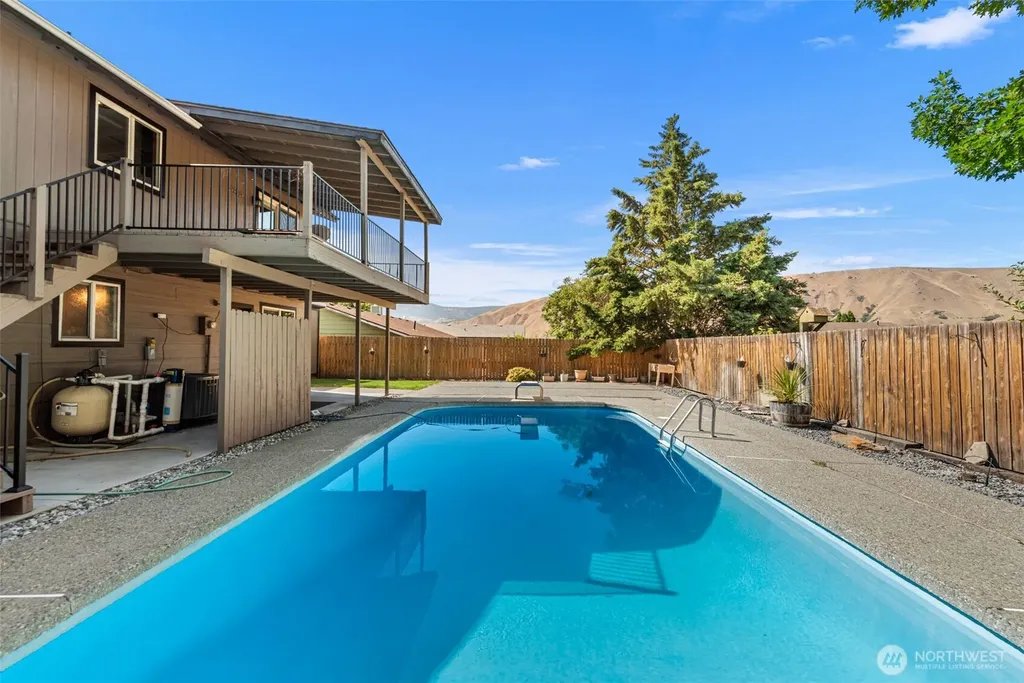 416 S Jarvis Avenue East Wenatchee WA 98802