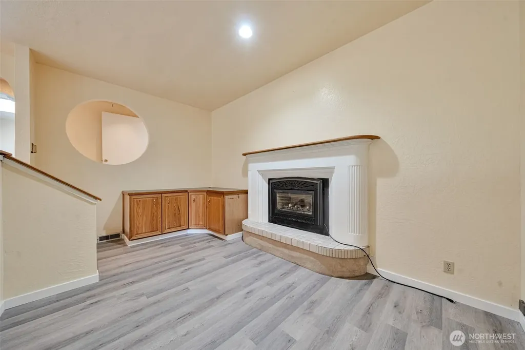 3811 S 239th Street Kent WA 98032