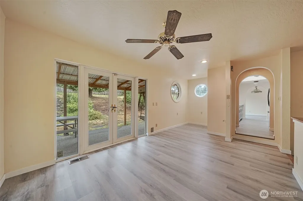3811 S 239th Street Kent WA 98032