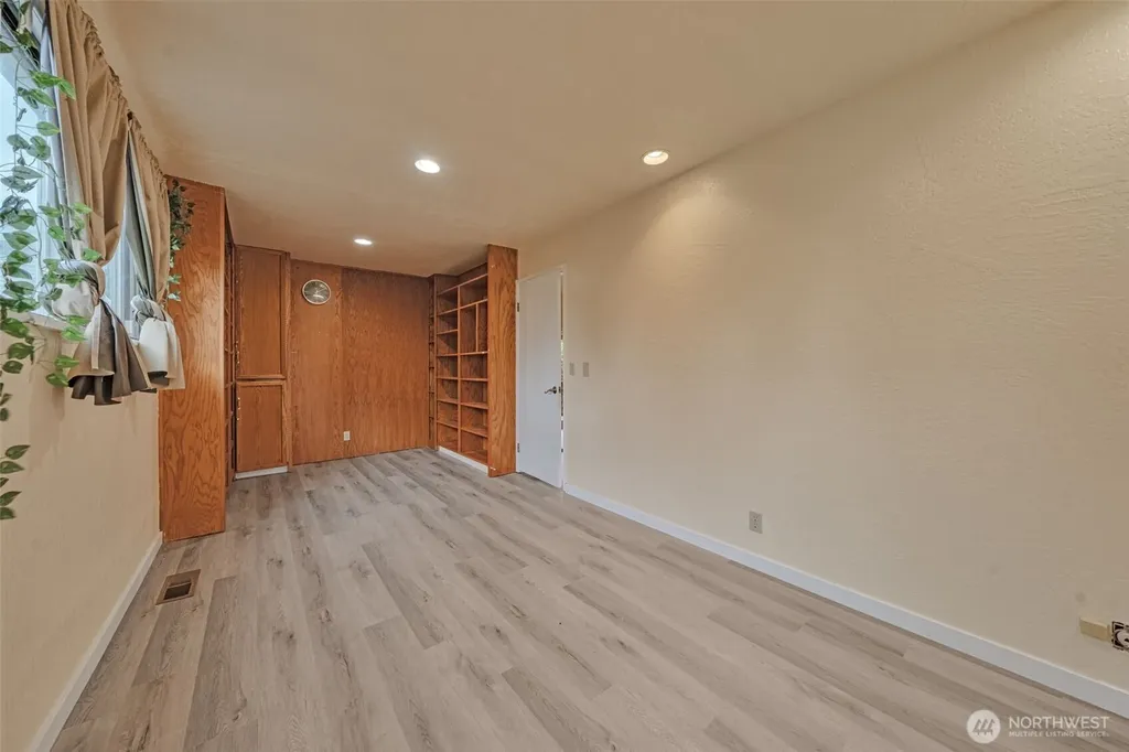 3811 S 239th Street Kent WA 98032