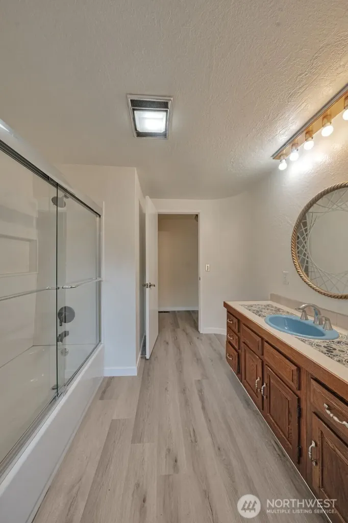 3811 S 239th Street Kent WA 98032