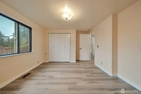 3811 S 239th Street Kent WA 98032