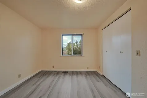 3811 S 239th Street Kent WA 98032
